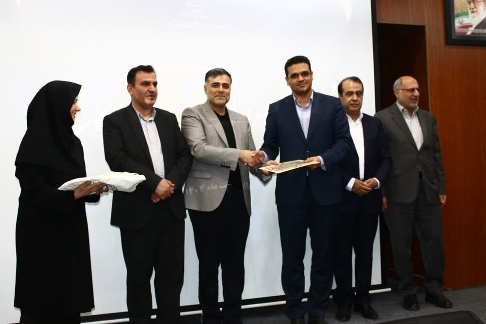 مدیران روابط عمومی دستگاههای اجرایی شهرستان کاشان تقدیر شدند + عکس