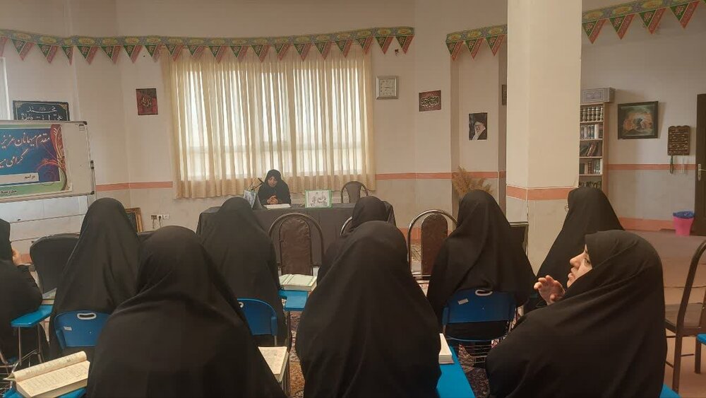 بزرگداشت شهید رئیسی در مدرسه علمیه خواهران نقده+ عکس