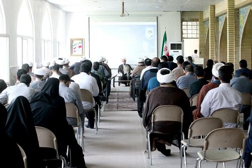 شهید محرابی الگوی عملی برای طلاب و جوانان انقلابی است