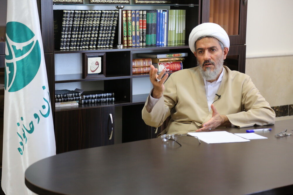 در تربیت فرزند، نظر پدر مقدم است یا مادر؟