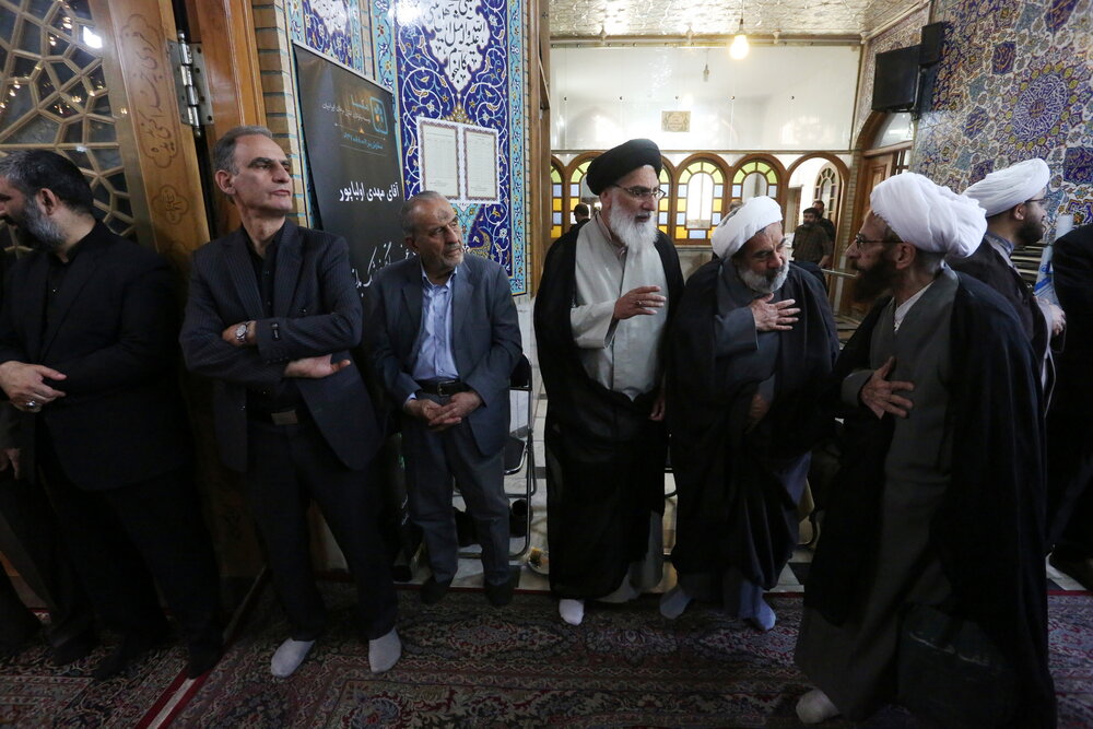 تصاویر / مراسم بزرگداشت حجت الاسلام نقده دوزان در حسینیه بنی فاطمه اصفهان