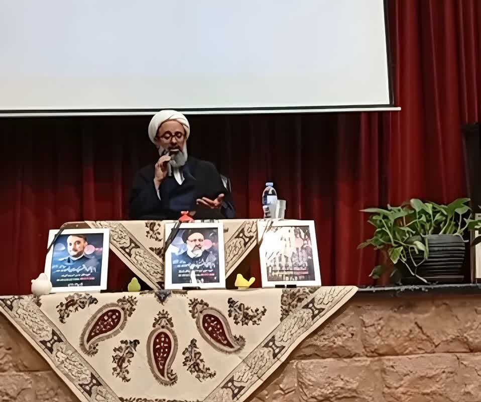 شهید رئیسی در چارچوب فکری و معرفتی امامین انقلاب حرکت کرد