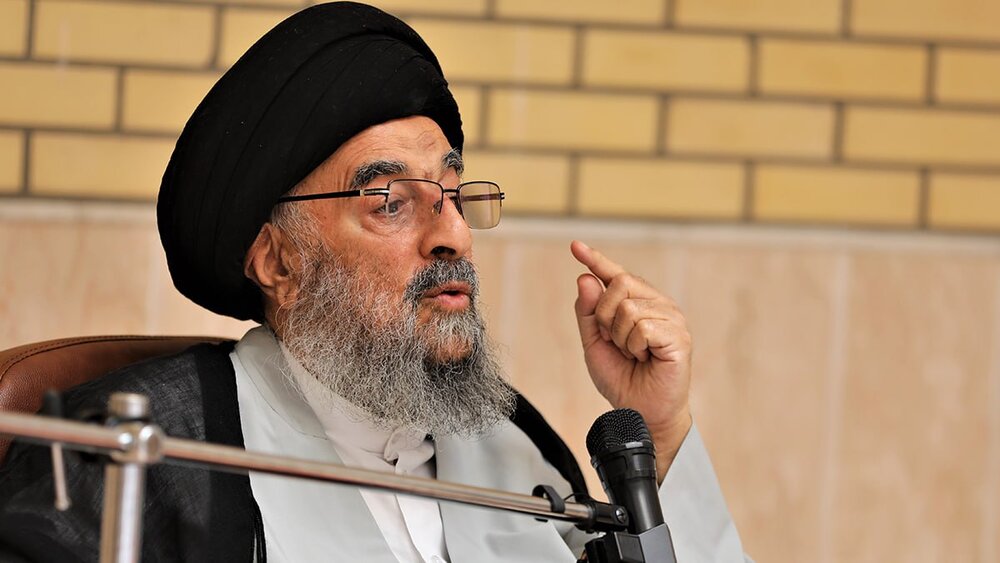 آية الله المدرسي يدعو إلى إشاعة روح المسؤولية وخدمة الآخرين