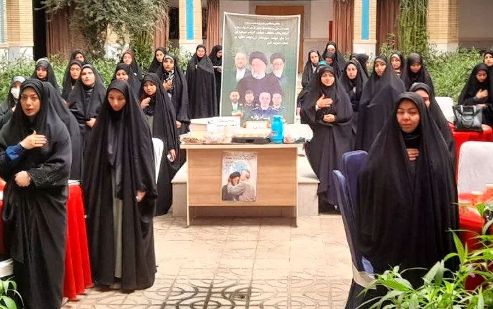 کلیپ | مراسم سالگرد شهدای خدمت در مدرسه علمیه فاطمه الزهرا ساوه