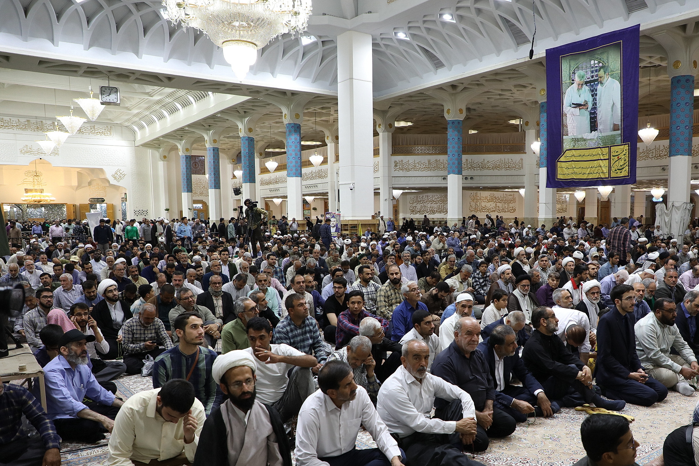 تصاویر/ قم المقدسہ میں شہید رئیسی اور شہدائے خدمت کی پہلی برسی کا انعقاد