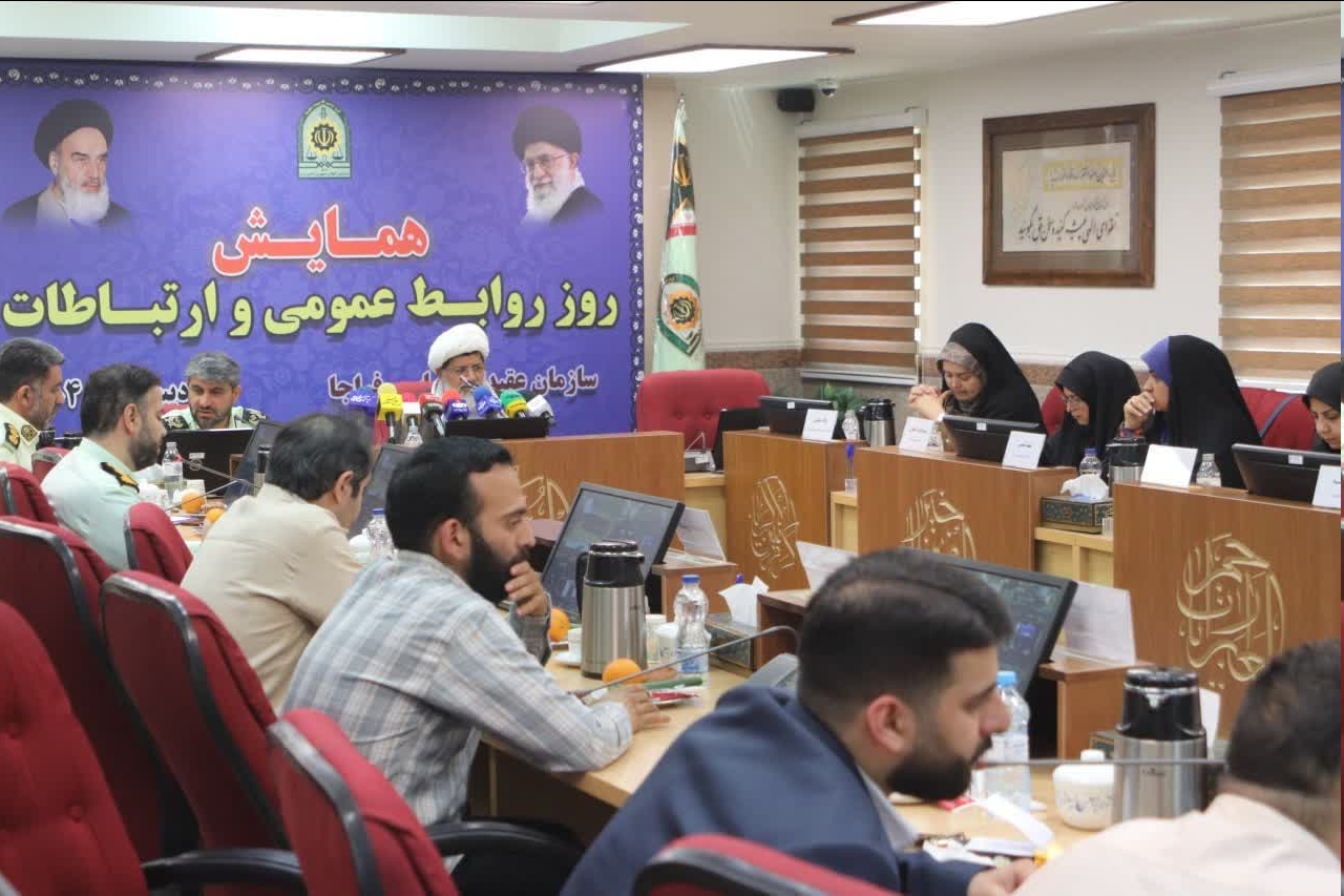 رسانه ابزار آگاهیبخشی به جامعه/ دشمن از ابزار رسانه برای تحریف واقعیتها و تسلط بر افکار عمومی استفاده میکند