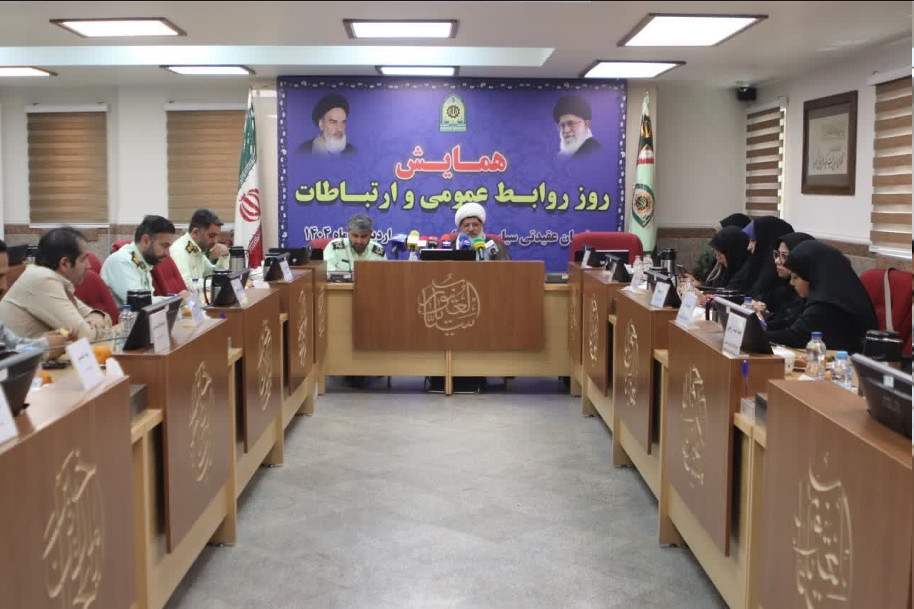 رسانه ابزار آگاهیبخشی به جامعه/ دشمن از ابزار رسانه برای تحریف واقعیتها و تسلط بر افکار عمومی استفاده میکند