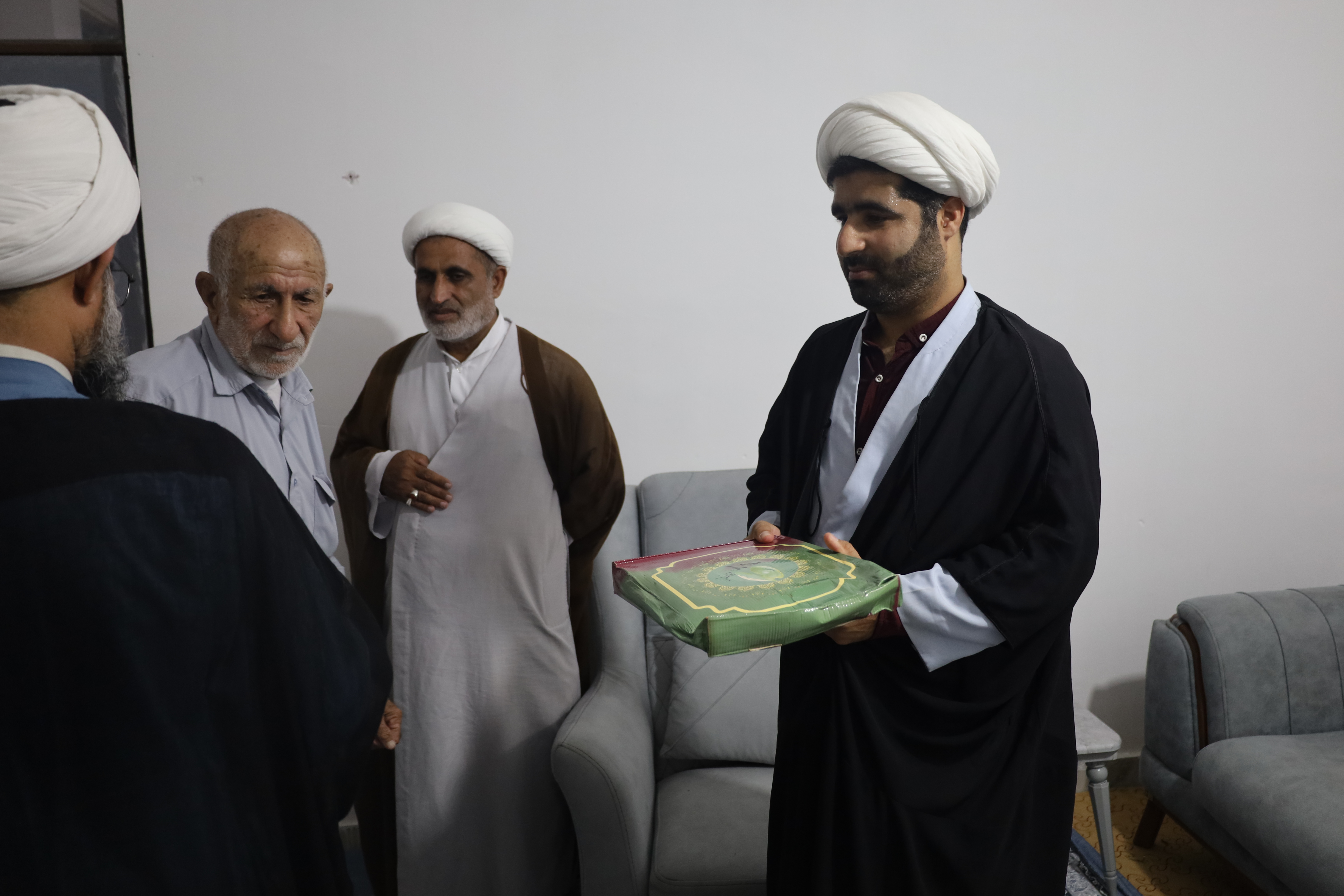 مدیر حوزه علمیه هرمزگان پای درد دل طلاب شهرستان رودان نشست+عکس