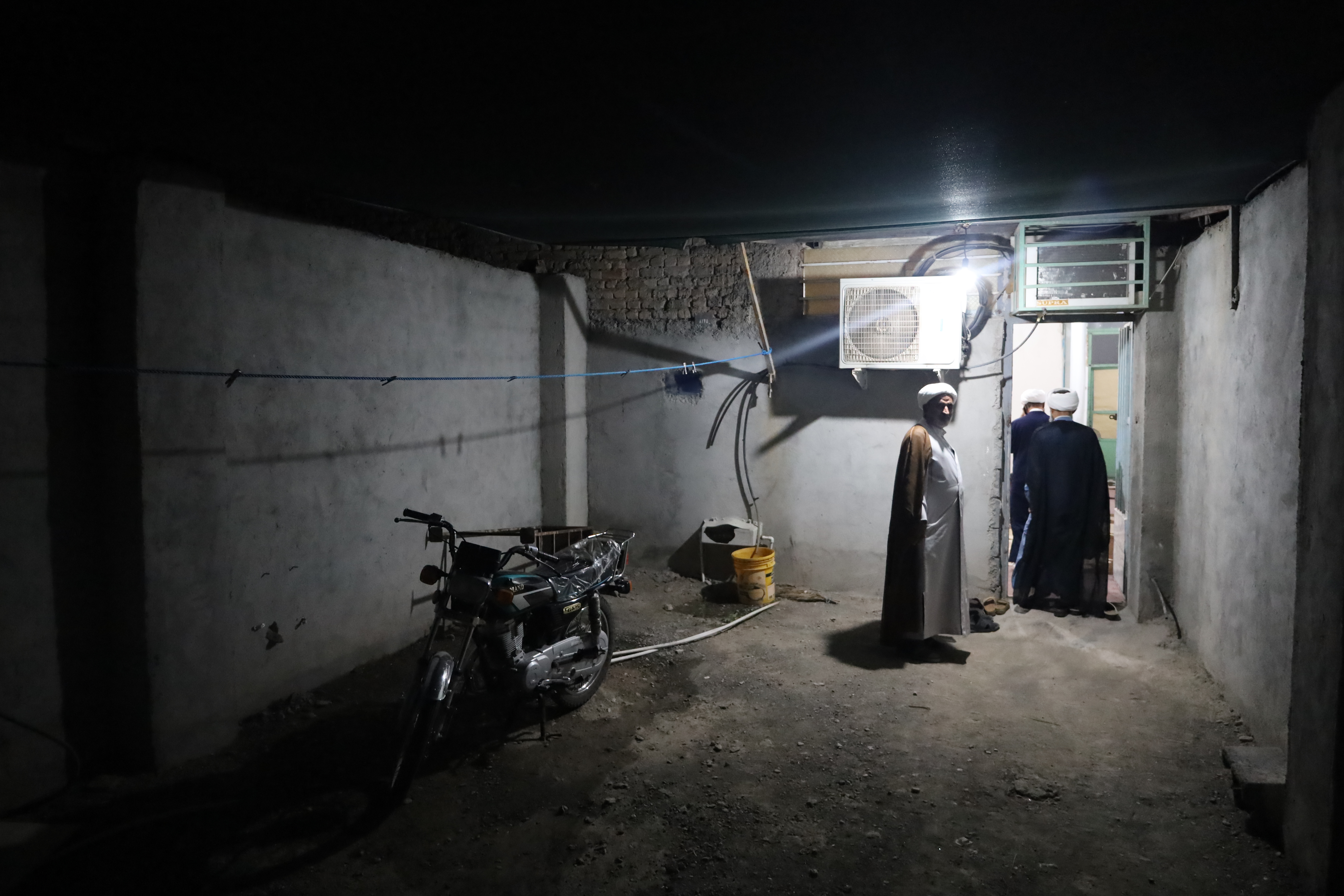 مدیر حوزه علمیه هرمزگان پای درد دل طلاب شهرستان رودان نشست+عکس