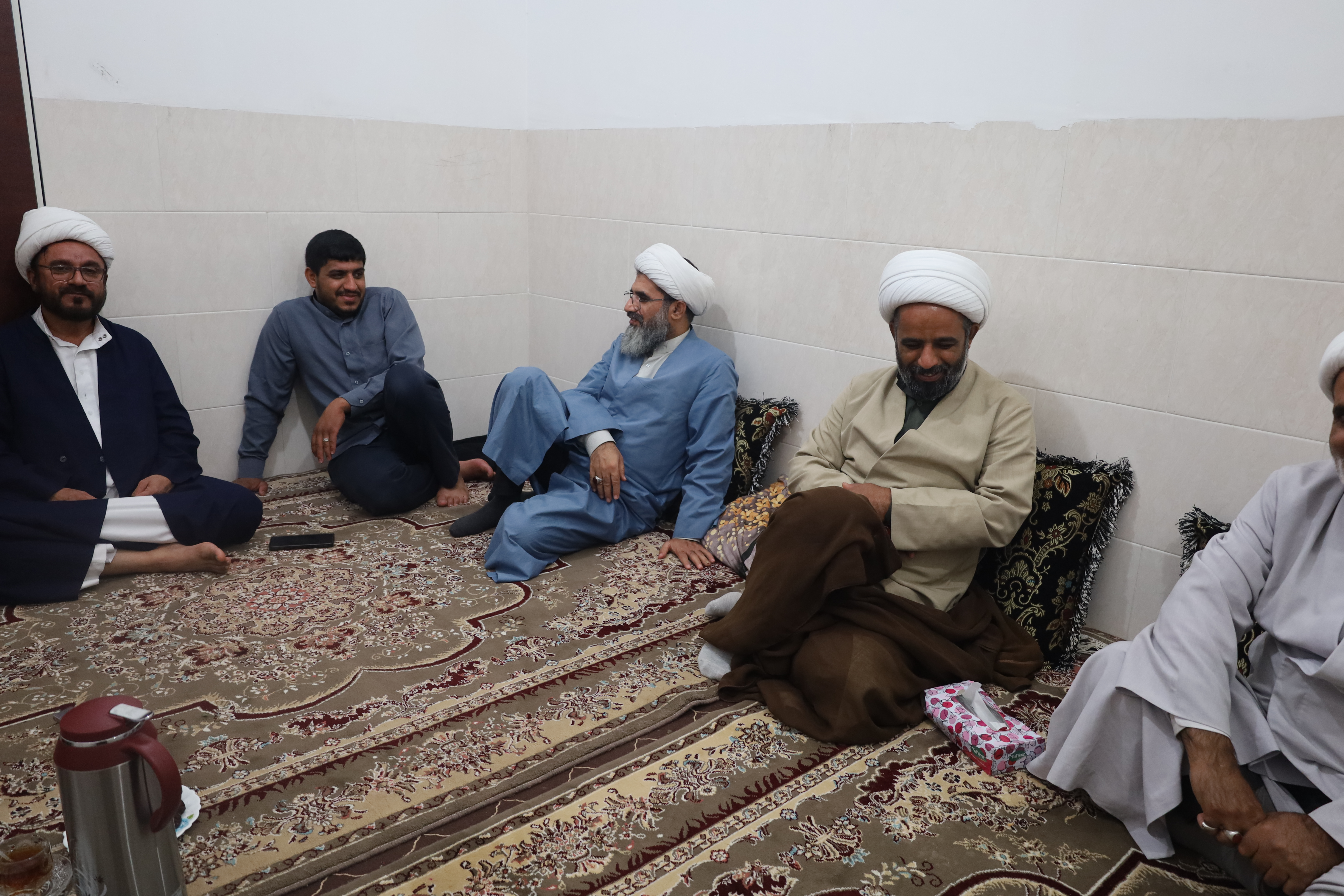 مدیر حوزه علمیه هرمزگان پای درد دل طلاب شهرستان رودان نشست+عکس