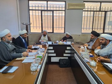 پایان‌نامه «نقد و بررسی خداشناسی از منظر الهیات پویشی وایتهد » در اصفهان دفاع شد