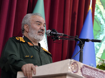 سپاه مسئولیت‌های خود در قبال مردم و انقلاب را با افتخار انجام می‌دهد