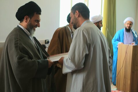 تجلیل از ممتازین تحصیلی حوزه علمیه سفیران هدایت امام رضا علیه‌السلام ملایر