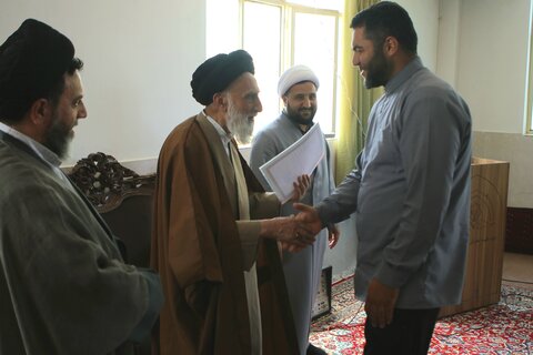 تجلیل از ممتازین تحصیلی حوزه علمیه سفیران هدایت امام رضا علیه‌السلام ملایر