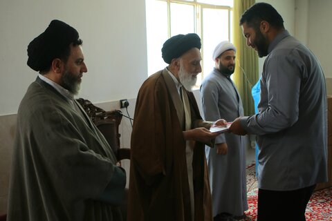 تجلیل از ممتازین تحصیلی حوزه علمیه سفیران هدایت امام رضا علیه‌السلام ملایر