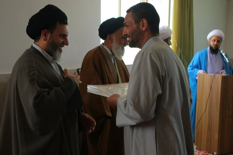 تجلیل از ممتازین تحصیلی حوزه علمیه سفیران هدایت امام رضا علیه‌السلام ملایر