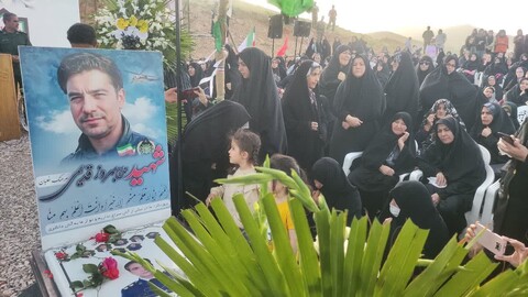 تصاویر / حضور مسئولان استان زنحان در منزل شهید خدمت سرهنگ دوم حاج بهروز قدیمی