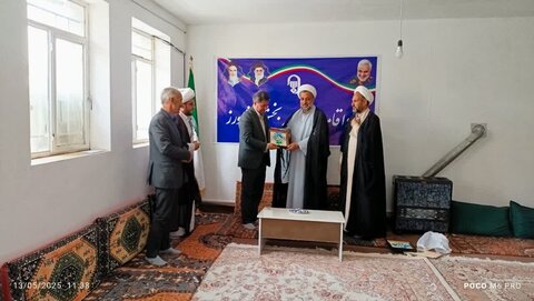 تصاویر/ دیدار مبلغین طرح امین  بخش کشاورز با مدیر مدرسه علمیه شاهین دژ