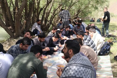 تصاویر/ اردوی یک روزه طلاب مدرسه علمیه امام خامنه ای ارومیه
