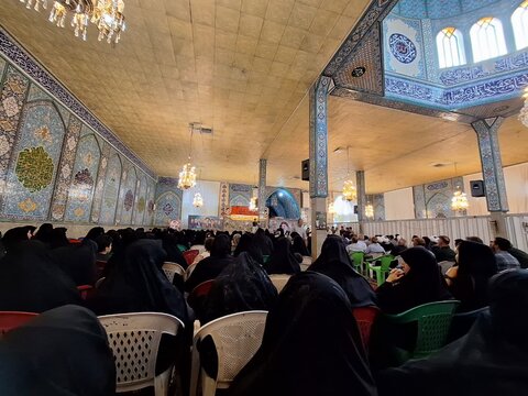 تصاویر/حضور طلاب مدرسه علمیه حضرت زینب (س)آستانه در اولین مراسم سالگرد شهید رئیسی