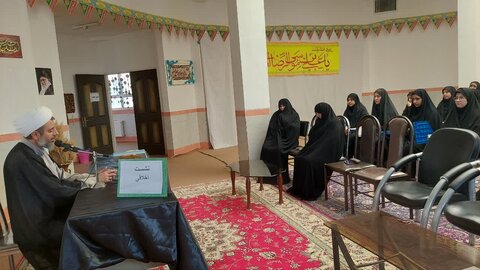 تصاویر/ نشست اخلاقی طلاب مدرسه علمیه فاطمیه نقده