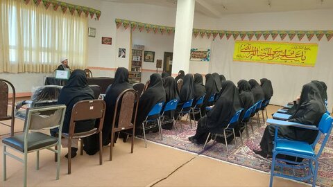 تصاویر/ نشست اخلاقی طلاب مدرسه علمیه فاطمیه نقده
