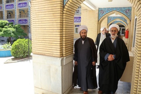 تصاویر/ بازدید امام جمعه خوی  از حوزه علمیه صاحب الزمان (عج) مرند