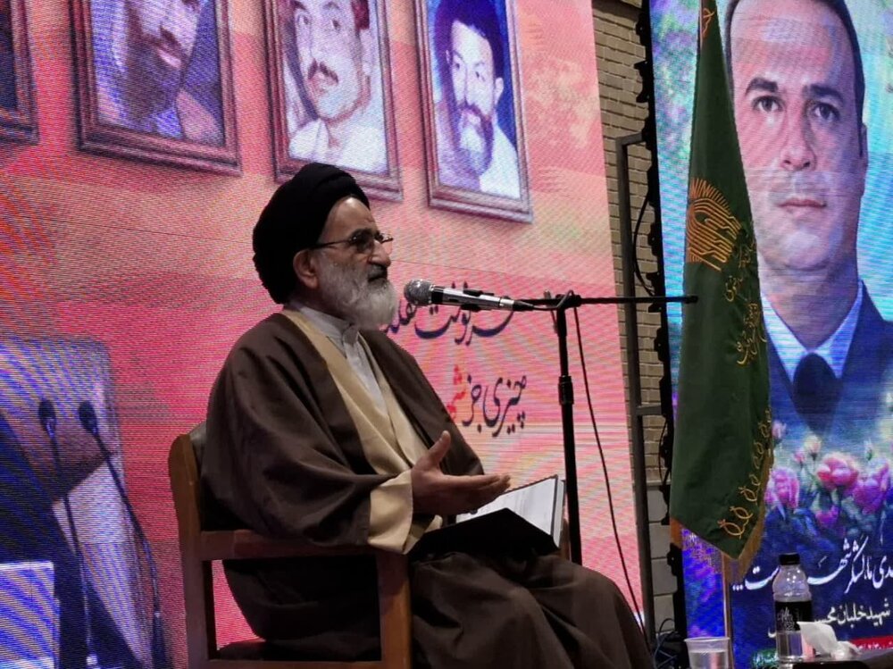 قدرت نتوانست اخلاق شهید رئیسی را عوض کند/شیوه‌های مدیریتی شهید جمهور باید الگوی مدیران و کارگزاران نظام قرار گیرد