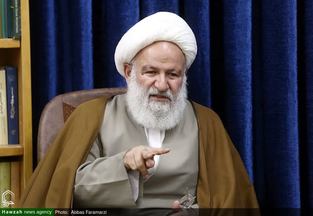 لزوم طراحی الگوی نوین اقتصادی بر مبنای اندیشه اسلامی/ حوزه و دانشگاه در تحقق شعار سال هم‌افزا شوند