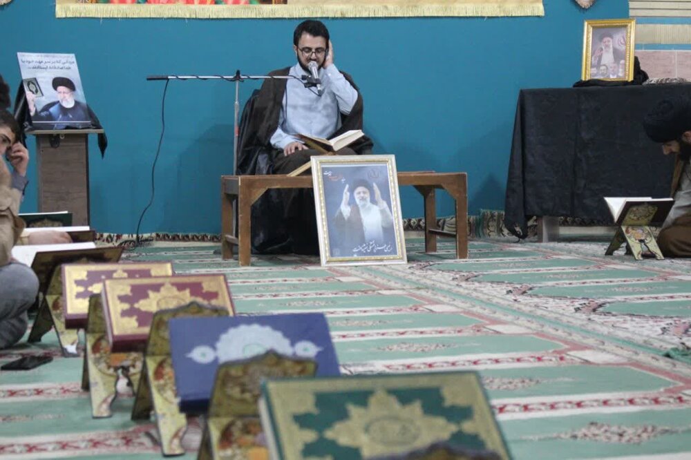 تصاویر/محفل انس با قرآن در مدرسه علمیه صاحب الزمان شهر ایلام