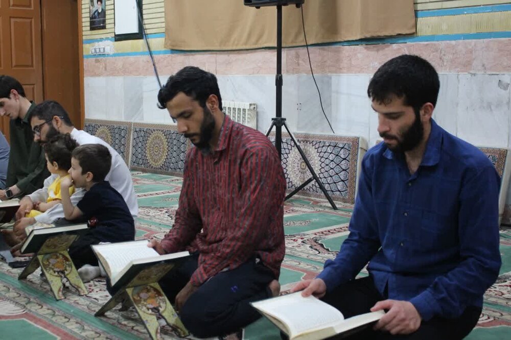 تصاویر/محفل انس با قرآن در مدرسه علمیه صاحب الزمان شهر ایلام