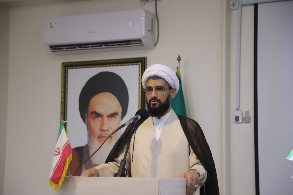 ولایتمداری یعنی انسان اعمال و رفتار خود را بر مدار ولایت تعریف و تنظیم کند+تصاویر