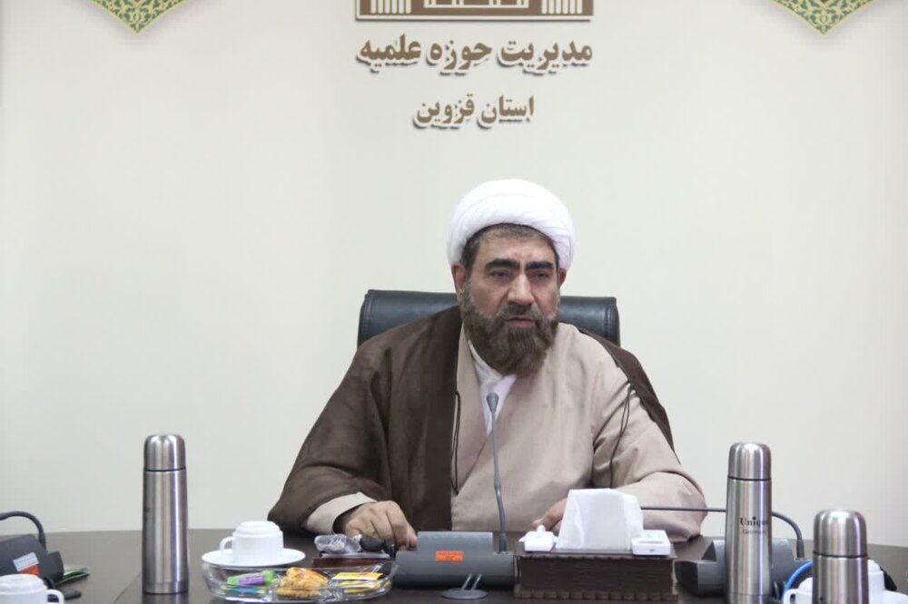 تقدیر از خادمین حوزه علمیه استان قزوین