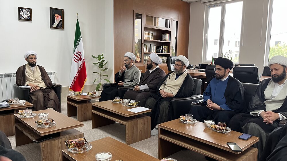 جلسه برنامه ریزی کمیته طلاب و روحانیت کنگره ۴۰۰۰ شهید استان گلستان برگزار شد + تصاویر