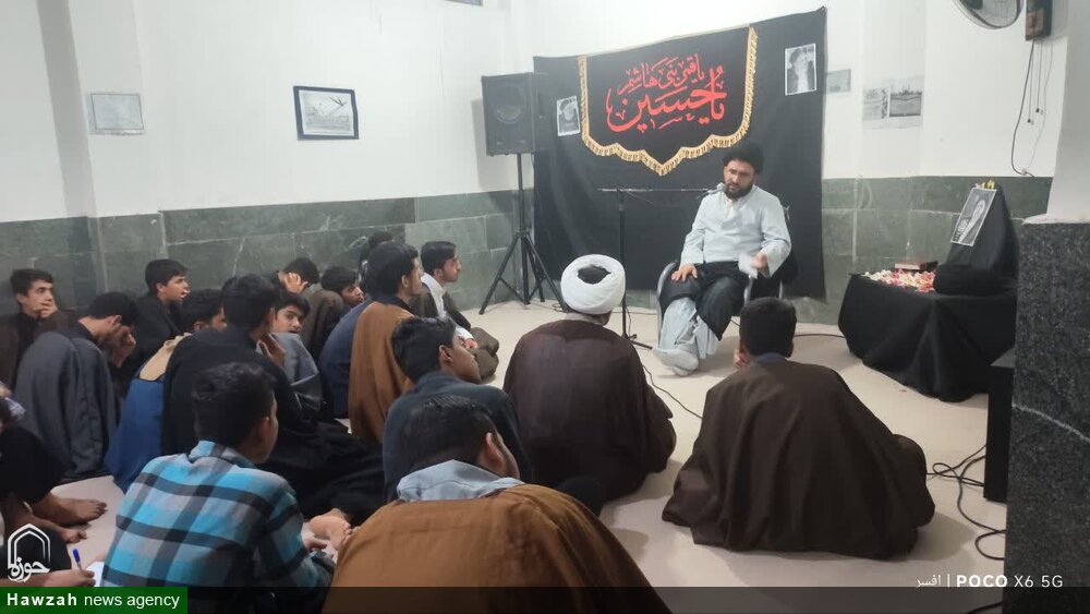 مراسم بزرگداشت شهید جمهور در مدرسه علمیه حضرت امیرالمؤمنین(ع) سندرک برگزار شد+عکس