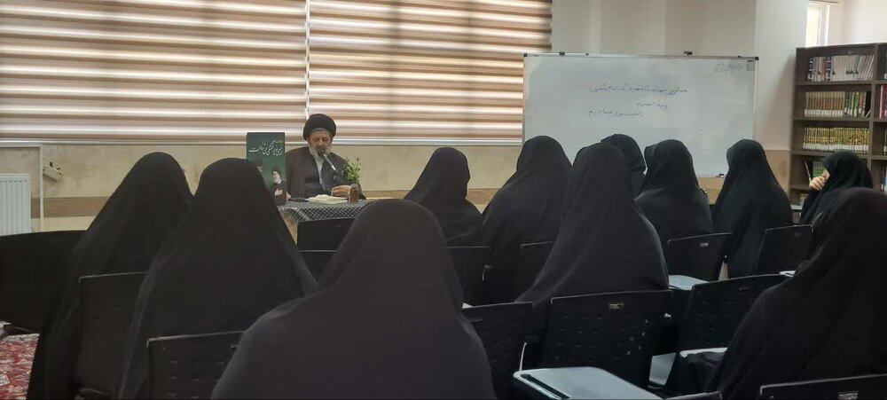 شهید رئیسی اسوه مقاومت و ولایتمداری بود