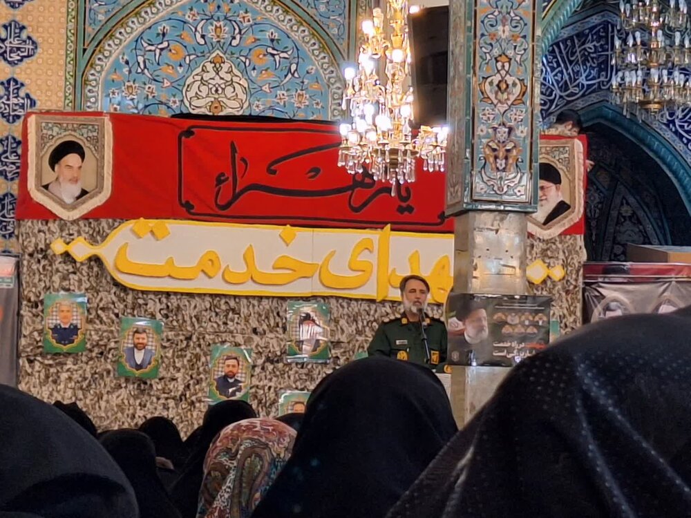 تصاویر/ حضور طلاب مدرسه علمیه حضرت زینب (س)آستانه در مراسم سالگرد شهید رئیسی