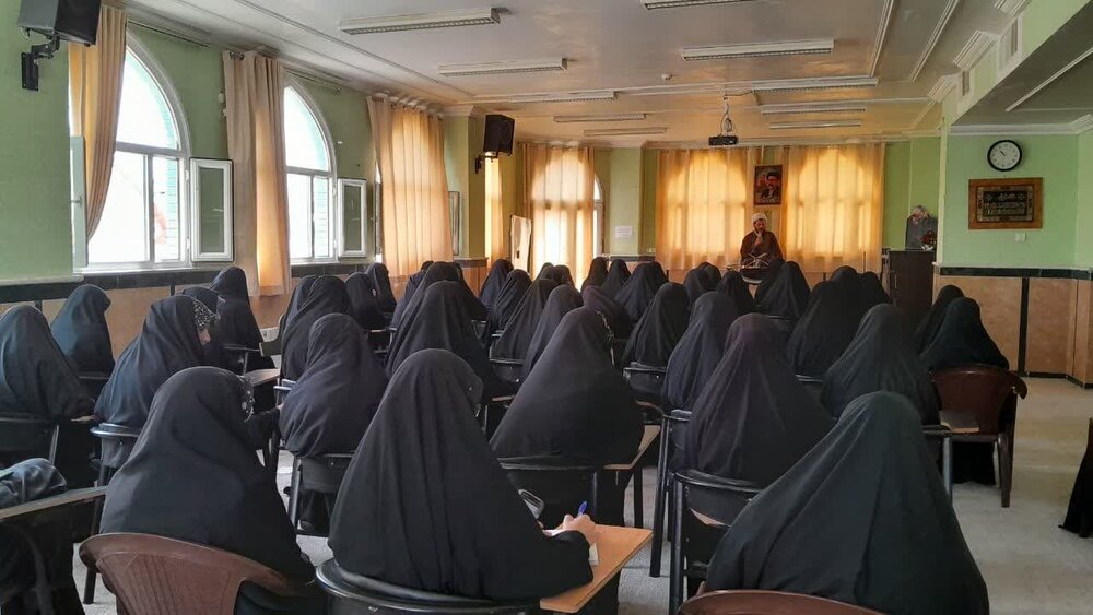 برگزاری نشست علمی فرهنگی به مناسبت اولین سالگرد شهید جمهور و همراهان