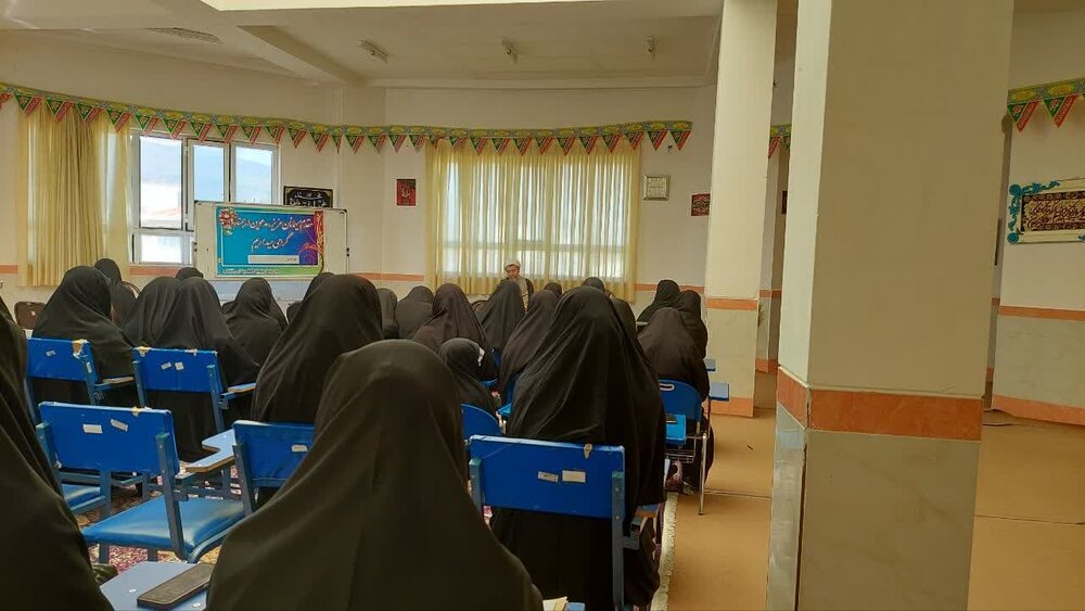 تصاویر/ نشست اخلاقی طلاب مدرسه علمیه فاطمیه نقده
