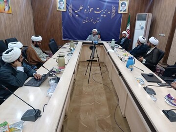 تصاویر/برگزاری نخستین نشست هم‌اندیشی علمی با موضوع «علل موفقیت شهید رئیسی»