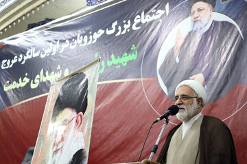 شهید رئیسی هیچ گاه از طلبگی جدا نشد