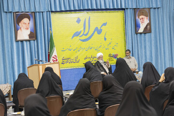 آزادگی و سربلندی نتیجه مقاومت در مقابل دشمن است