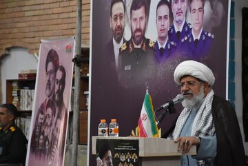 نگاه مدیر مردمی و جهادی؛ نگاه نوکری و خدمت به ملت است