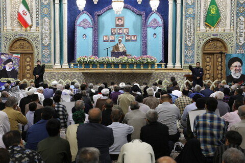 Imágenes / Ceremonia en conmemoración del martirio del mártir Raisi y los mártires del servicio en Qom