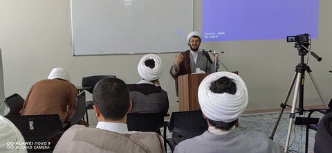 تصاویر/دیدار معاونین آموزش مدارس علمیه استان خوزستان با معاونت محترم پژوهش حوزه های علمیه کشور