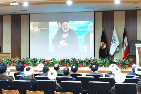 مراسم گرامیداشت شهدای خدمت و آئین رونمایی از کتاب خودنوشت (برای حق)