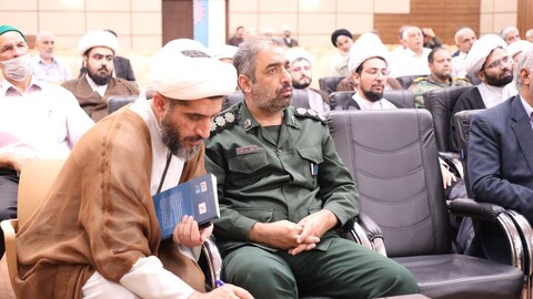 مراسم گرامیداشت شهدای خدمت و آئین رونمایی از کتاب خودنوشت (برای حق)