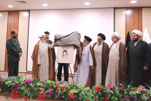 مراسم گرامیداشت شهدای خدمت و آئین رونمایی از کتاب خودنوشت (برای حق)