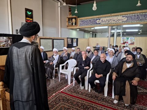 تصاویر /  قرائت زیارت امین الله از طرف نماینده ولی فقیه درکاشان