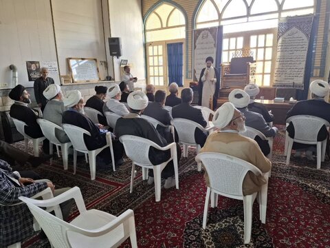 تصاویر /  قرائت زیارت امین الله از طرف نماینده ولی فقیه درکاشان